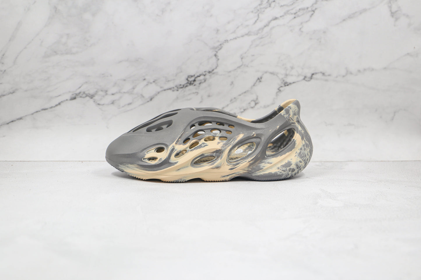 Adidas Yeezy Foam Moon Γκρι 