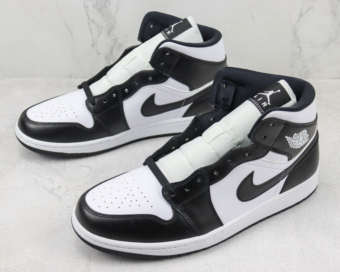 Jordan 1 Mid Panda 